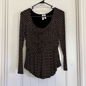 Long sleeve patterned shirt with small bow tie